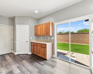9466 Marshall Creek Street - Photo Thumbnail 4