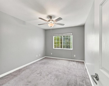 9466 Marshall Creek Street - Photo Thumbnail 21