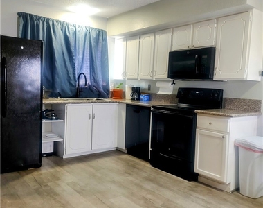 4654 Monterey Circle - Photo Thumbnail 4
