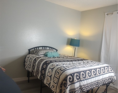 4654 Monterey Circle - Photo Thumbnail 7