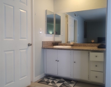 4654 Monterey Circle - Photo Thumbnail 11