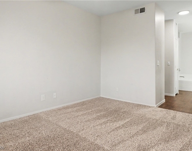 5655 E Sahara Avenue - Photo Thumbnail 15