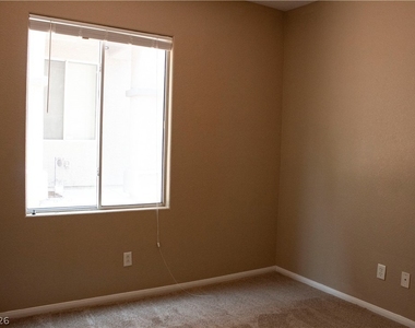 9557 Gibbon Avenue - Photo Thumbnail 6