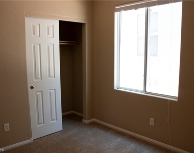 9557 Gibbon Avenue - Photo Thumbnail 7