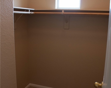 9557 Gibbon Avenue - Photo Thumbnail 18