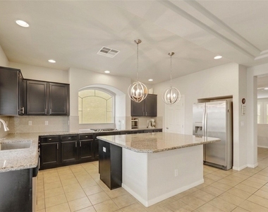 8176 Duncan Peak Court - Photo Thumbnail 10