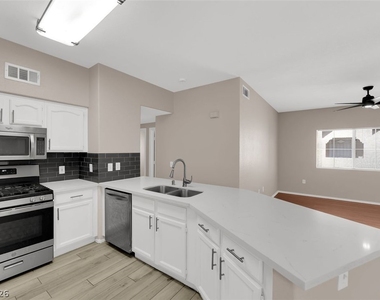 3400 Cabana Drive - Photo Thumbnail 4