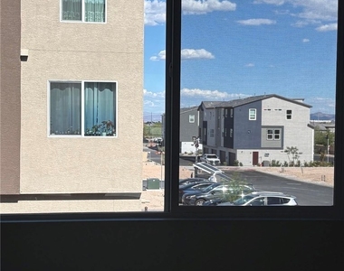 5887 Park Row Street - Photo Thumbnail 2