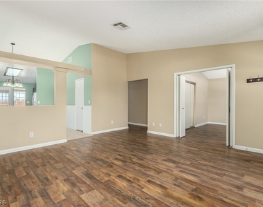 616 Jonathan Glen Way - Photo Thumbnail 5