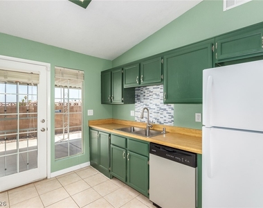 616 Jonathan Glen Way - Photo Thumbnail 12