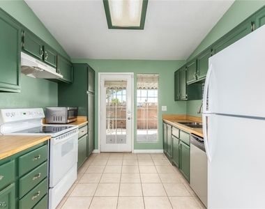 616 Jonathan Glen Way - Photo Thumbnail 10