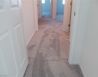 823 Grand Country Avenue - Photo Thumbnail 20