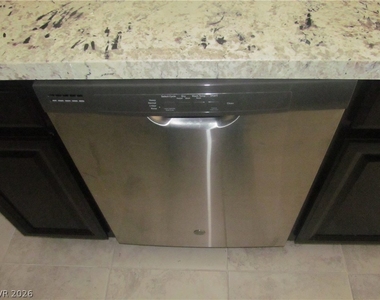 823 Grand Country Avenue - Photo Thumbnail 11