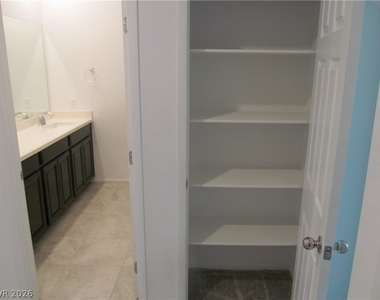 823 Grand Country Avenue - Photo Thumbnail 22