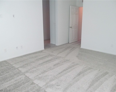 823 Grand Country Avenue - Photo Thumbnail 25