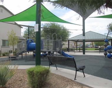 823 Grand Country Avenue - Photo Thumbnail 32