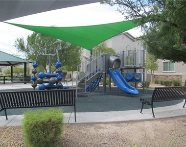 823 Grand Country Avenue - Photo Thumbnail 33