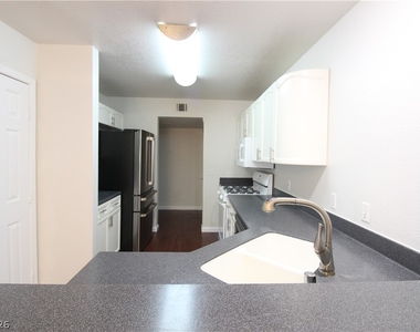 7948 W Nevso Drive - Photo Thumbnail 4