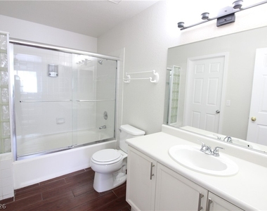7948 W Nevso Drive - Photo Thumbnail 9
