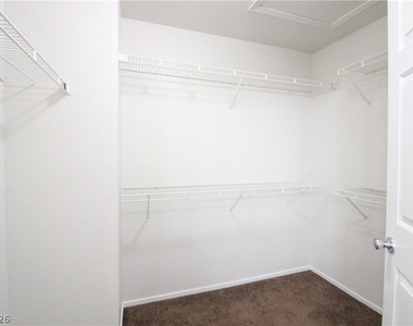 7948 W Nevso Drive - Photo Thumbnail 8