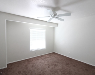 7948 W Nevso Drive - Photo Thumbnail 10