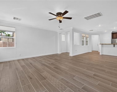 6255 W Arby Avenue - Photo Thumbnail 4