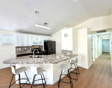 7005 Pacific Coast Street - Photo Thumbnail 8