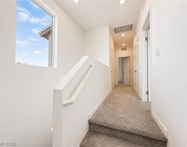 344 Vanda Court - Photo Thumbnail 12