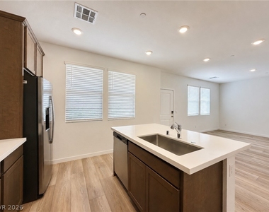 344 Vanda Court - Photo Thumbnail 7