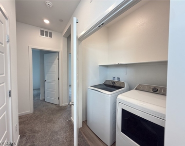 344 Vanda Court - Photo Thumbnail 17