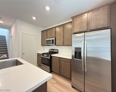 344 Vanda Court - Photo Thumbnail 8
