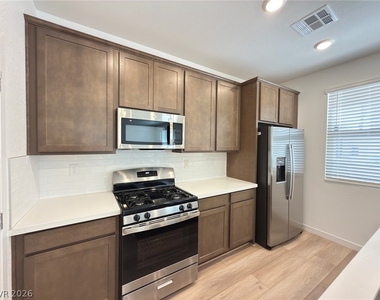344 Vanda Court - Photo Thumbnail 6