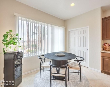 8213 Bay Dunes Street - Photo Thumbnail 12