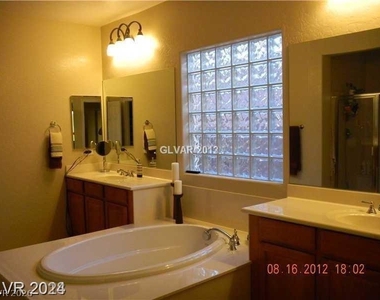 8213 Bay Dunes Street - Photo Thumbnail 39