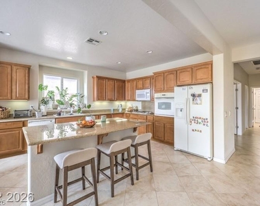 8213 Bay Dunes Street - Photo Thumbnail 11