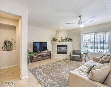 8213 Bay Dunes Street - Photo Thumbnail 6