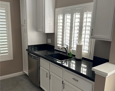 4707 Nara Vista Way - Photo Thumbnail 13