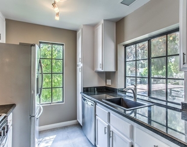 4707 Nara Vista Way - Photo Thumbnail 16