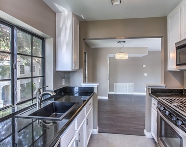 4707 Nara Vista Way - Photo Thumbnail 14
