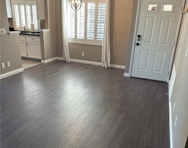 4707 Nara Vista Way - Photo Thumbnail 8