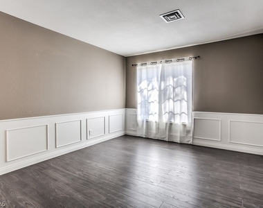 4707 Nara Vista Way - Photo Thumbnail 24