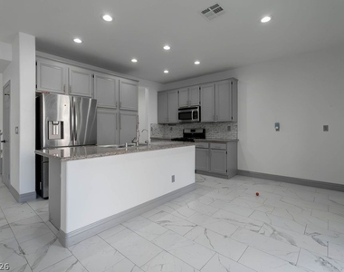 9796 Altadena Street - Photo Thumbnail 11