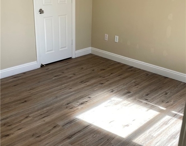 8000 Badura Avenue - Photo Thumbnail 7