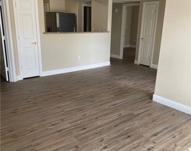 8000 Badura Avenue - Photo Thumbnail 3