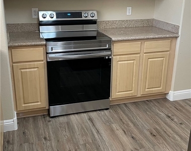8000 Badura Avenue - Photo Thumbnail 14