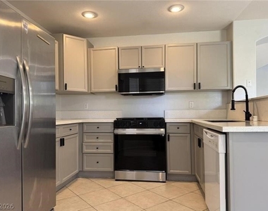 11029 Meadow Leaf Avenue - Photo Thumbnail 28