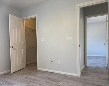 11029 Meadow Leaf Avenue - Photo Thumbnail 26