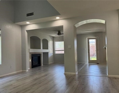 11029 Meadow Leaf Avenue - Photo Thumbnail 5