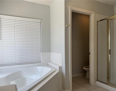 11029 Meadow Leaf Avenue - Photo Thumbnail 21