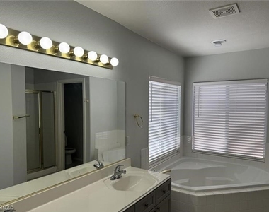 11029 Meadow Leaf Avenue - Photo Thumbnail 20